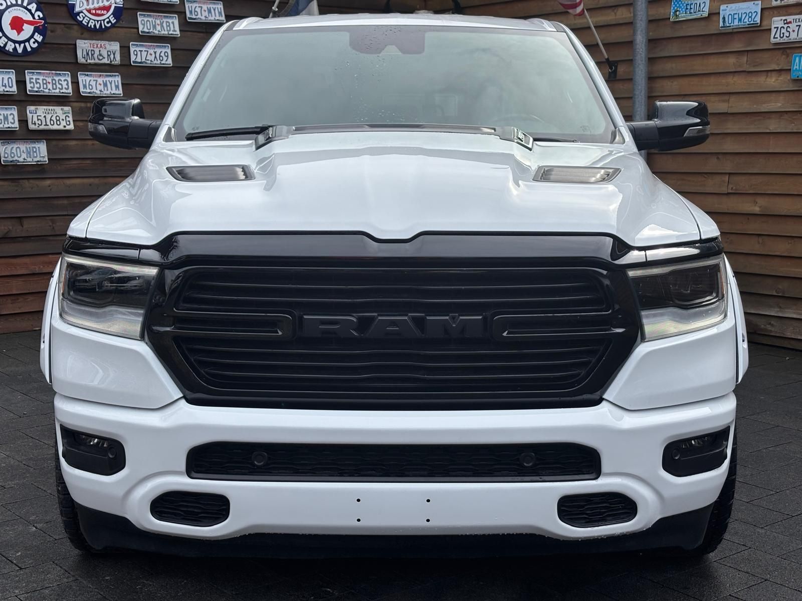 Dodge RAM 1500 Laramie 5.7L 12Zoll Display 4x4 LPG AHK