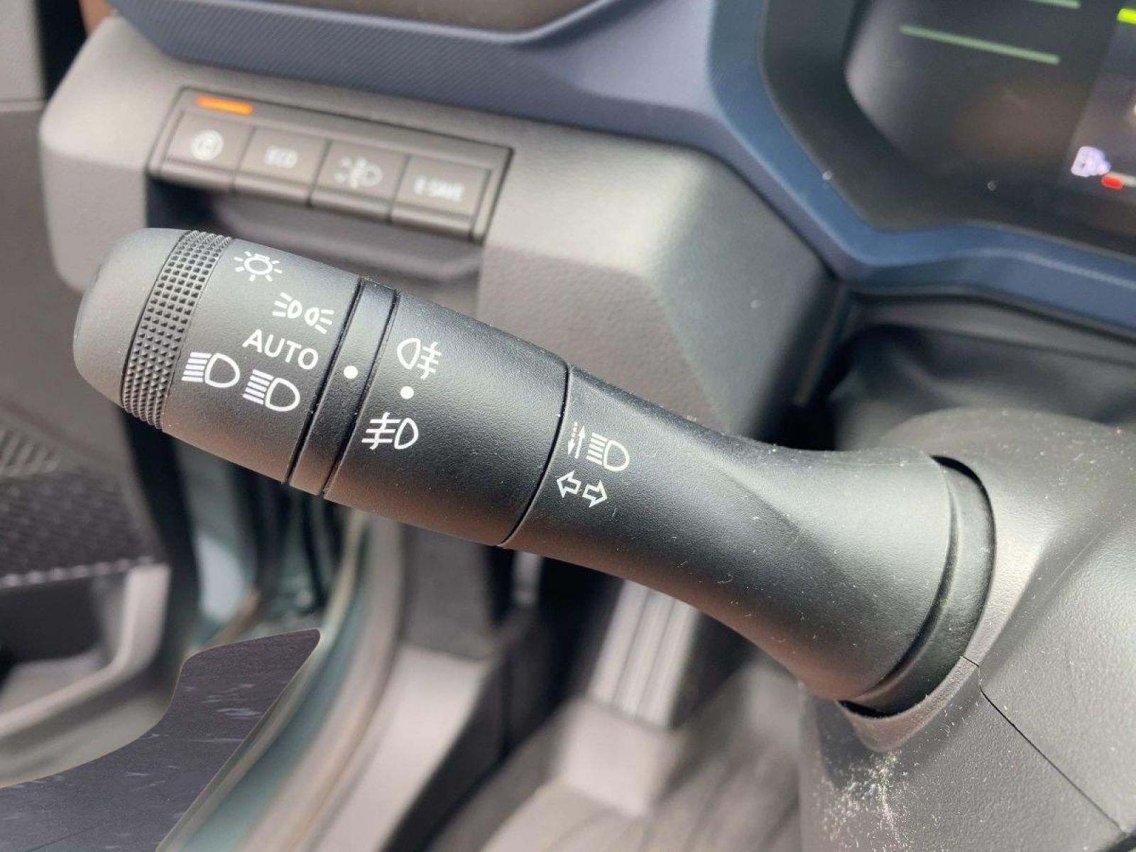 Dacia Duster III 1.6 E-TECH Hybrid - Samsaru's Car Outlet