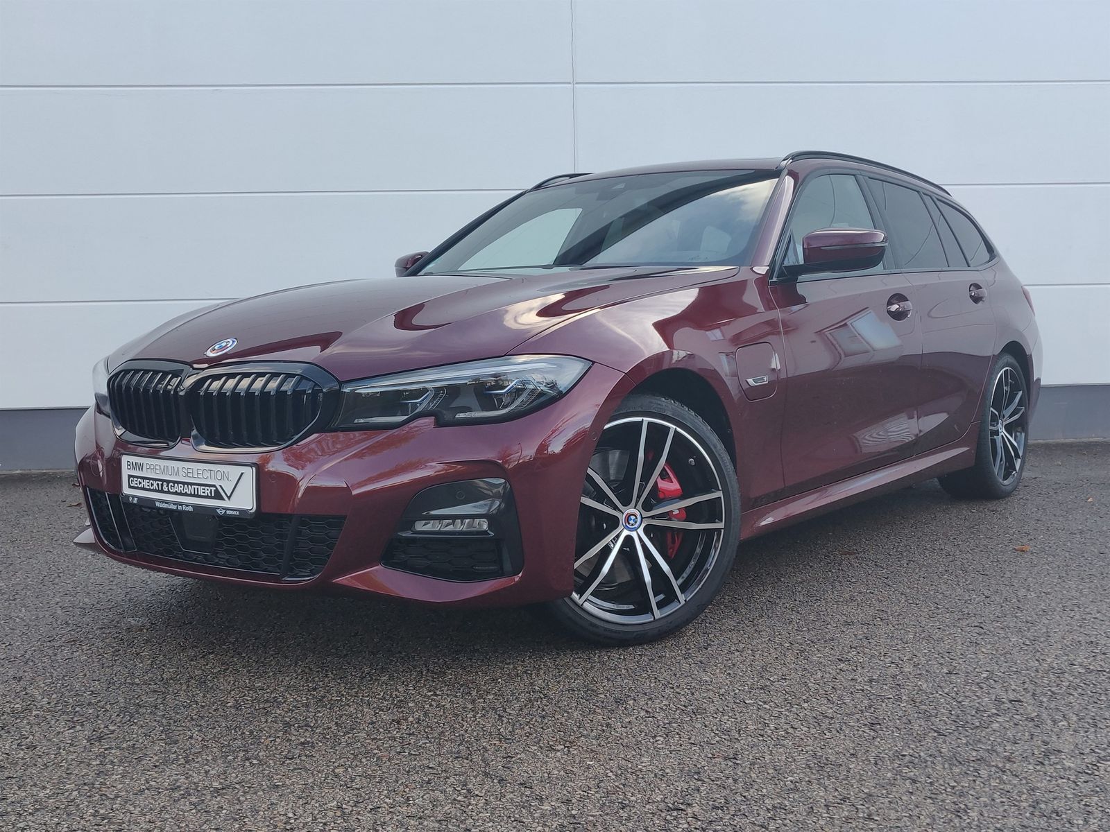 BMW 330e Touring M SPORTPAKET - Samsaru's Car Outlet