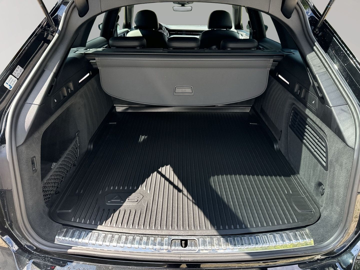 Audi A6 Avant 40 TDI design qu - Samsaru's Car Outlet