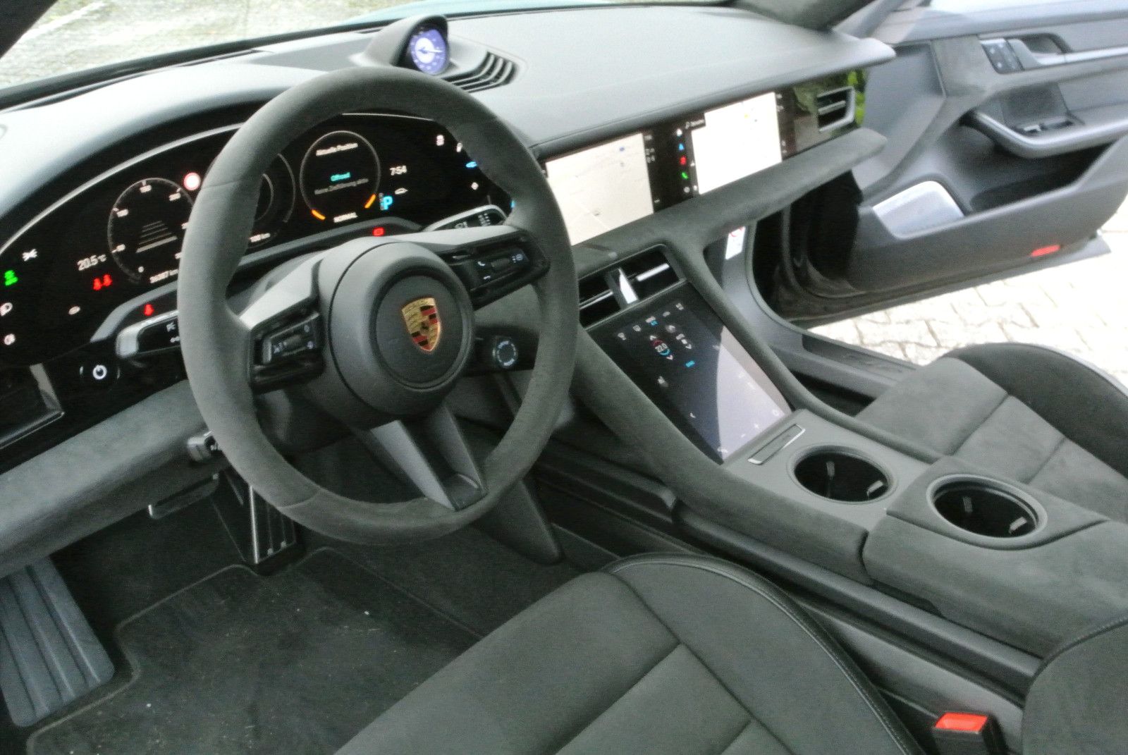 Porsche Taycan GTS,schw/schw,luft,pano,21";Kamera