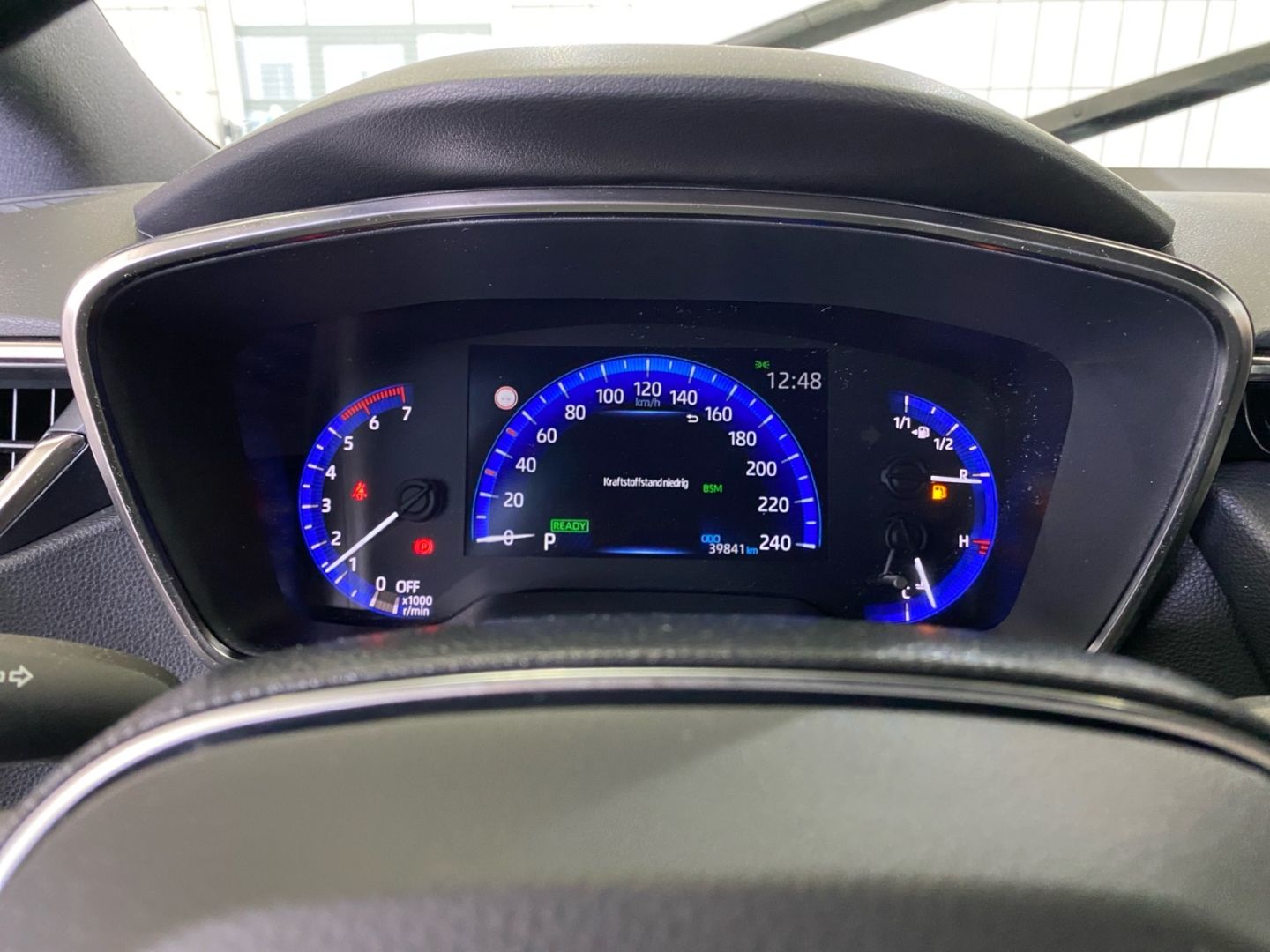 Toyota Corolla 1.8 Hybrid TS - Samsaru's Car Outlet