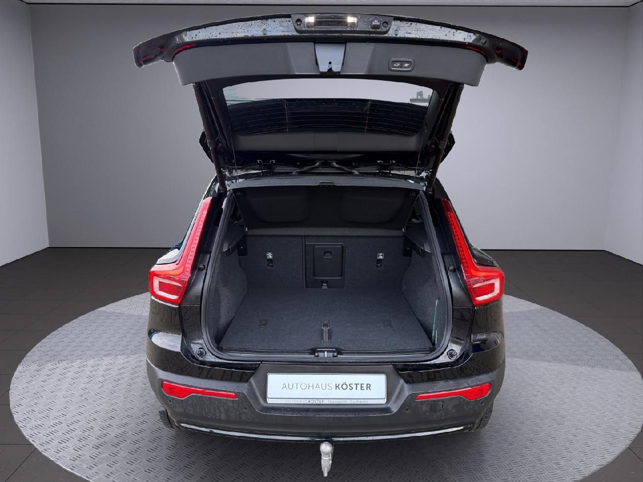 Volvo XC40 Ultra Black Edition AHK* Frontscheibenheiz.