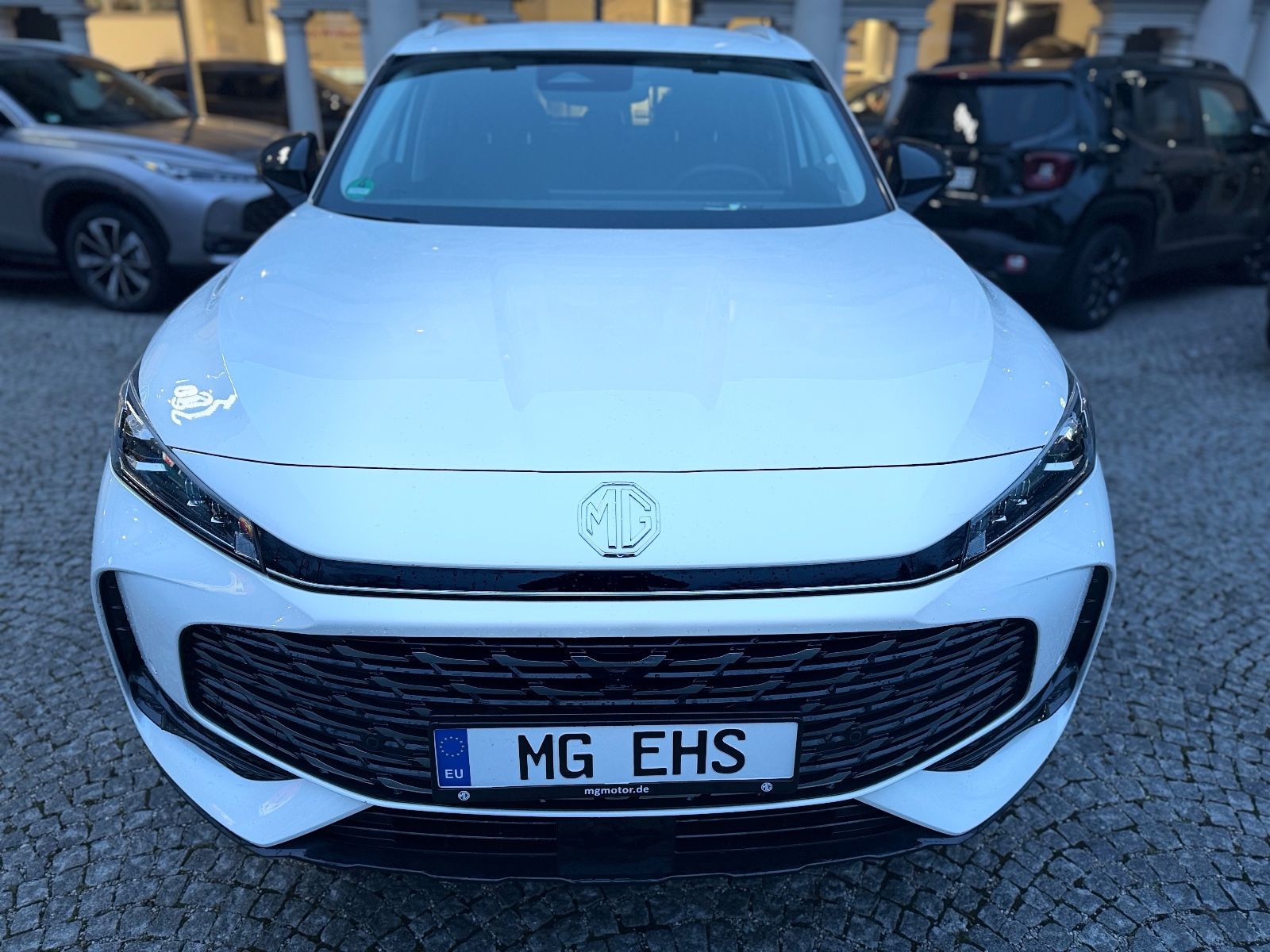 MG HS PHEV // PLUG-IN-HYBRID