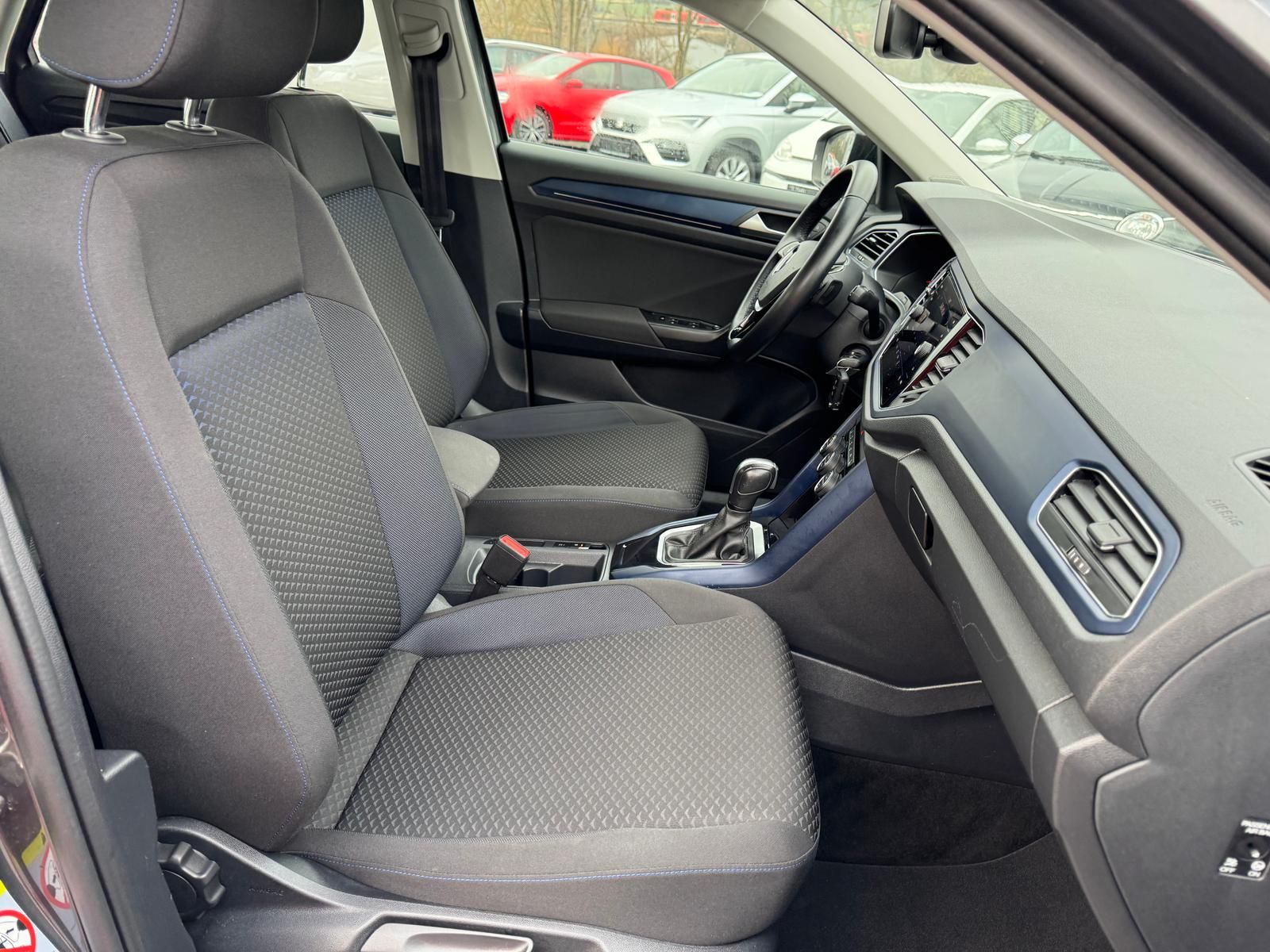 Volkswagen T-Roc 1.5 TSI DSG - Samsaru's Car Outlet