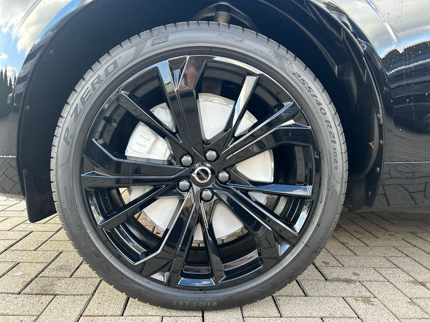 Volvo XC60 Recharge T6 AWD Plus Black Edition 21'' AHK