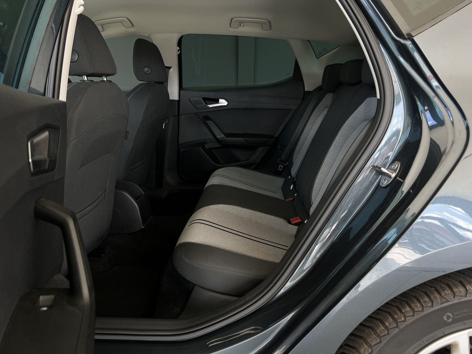 Seat Leon 2.0 TDI Style - Samsaru's Car Outlet