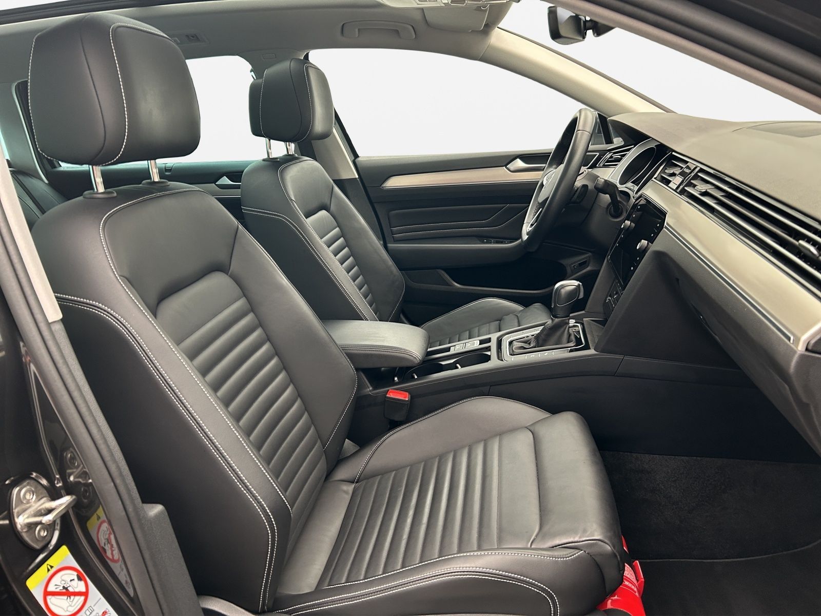 Volkswagen Passat Variant Elegance 2.0 TDI *AHK*NAVI*PANO*E