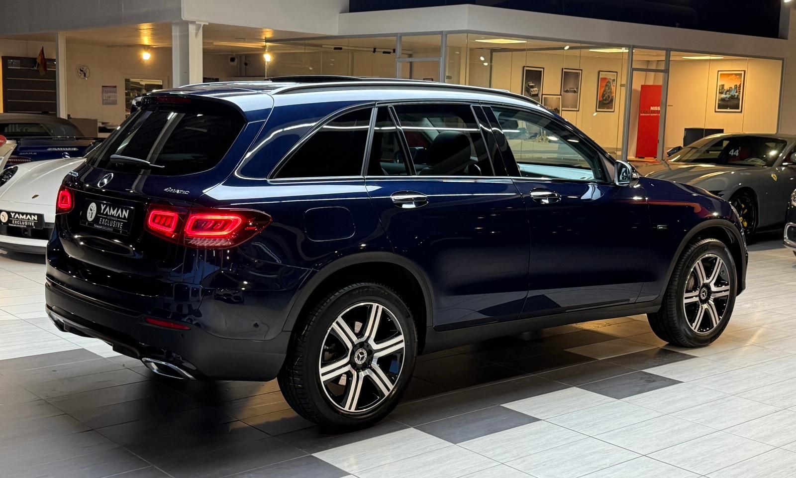 Mercedes-Benz GLC 300 e 4Matic*Panorama*360°*AHK*KeylessGO