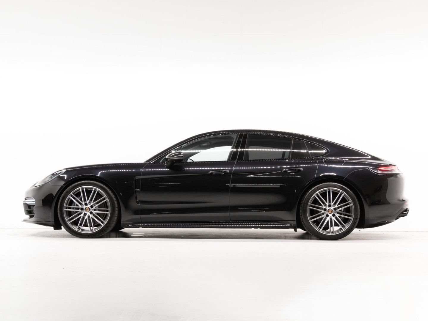 Porsche Panamera 4 E-Hybrid Platinum Edition