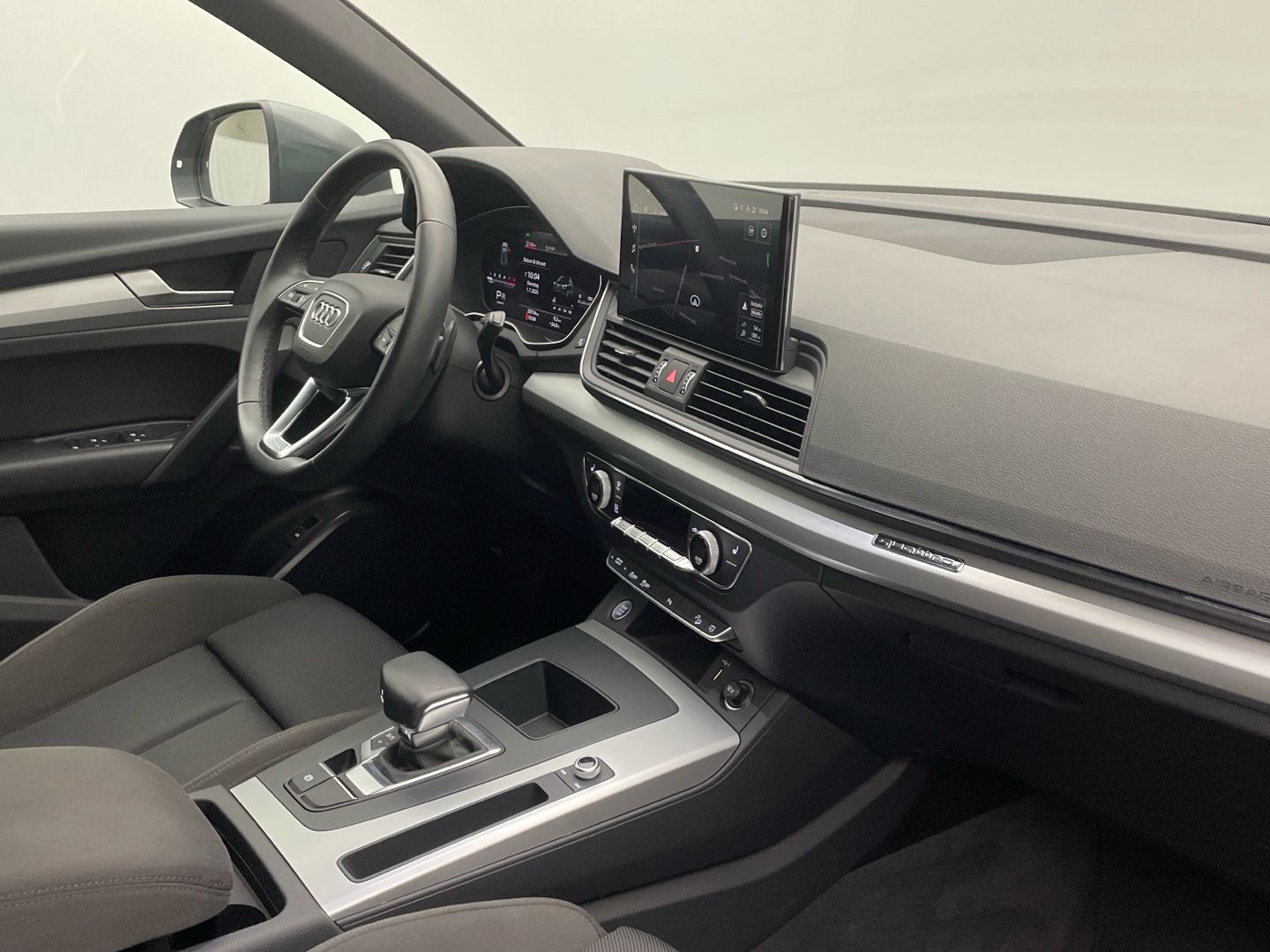 Audi Q5 S line 40 TDI quattro - Samsaru's Car Outlet