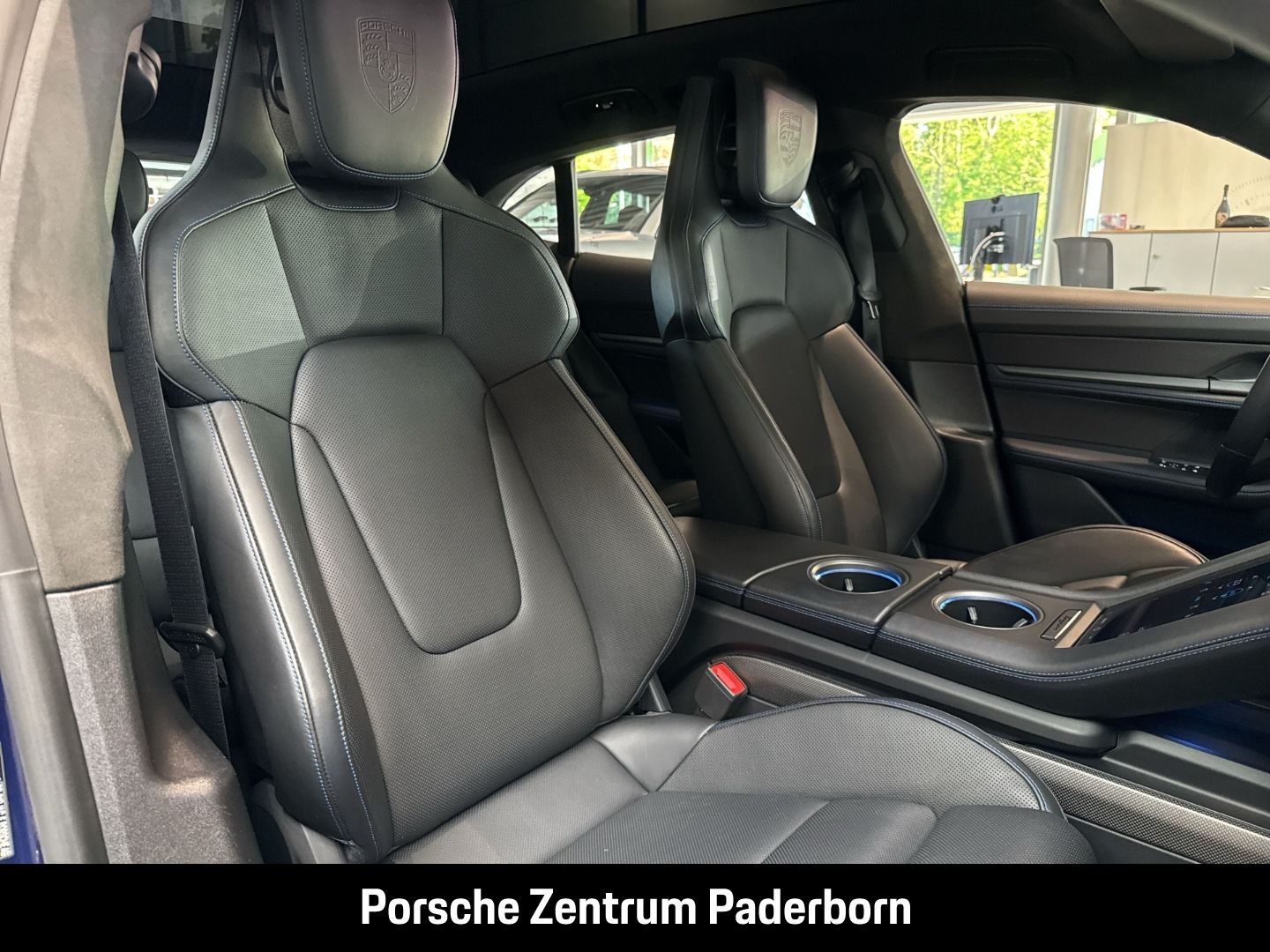 Porsche Taycan Turbo S Cross Turismo Burmester Panorama