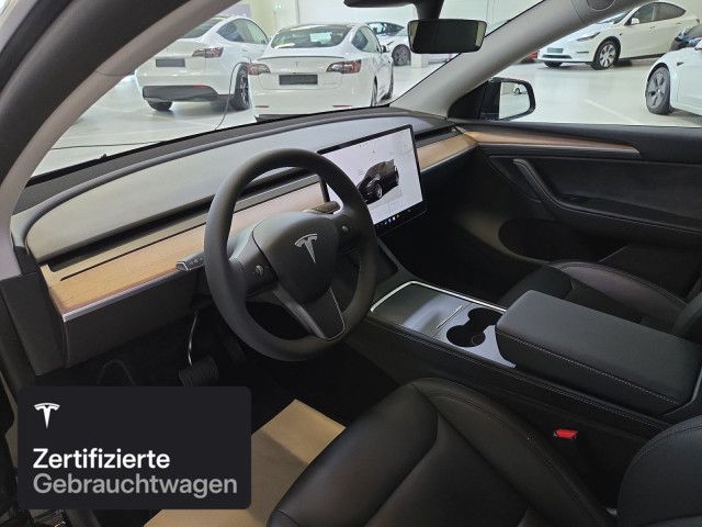 Tesla Model Y Rear-Wheel Drive