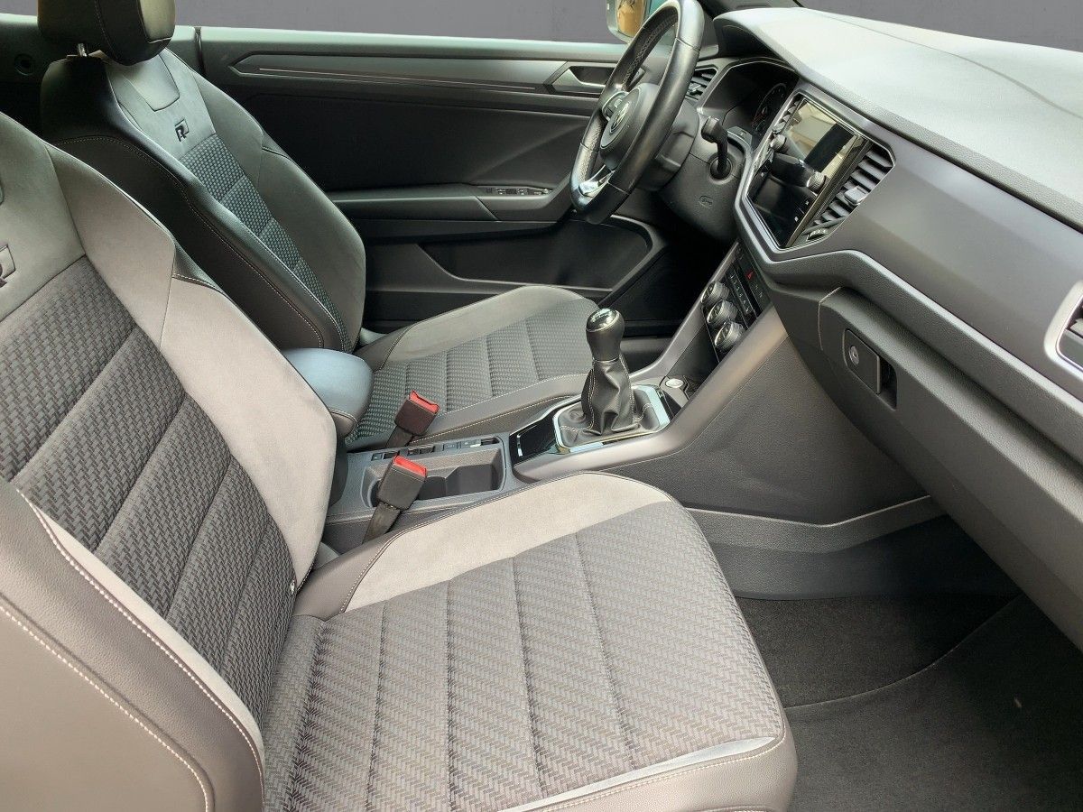 Volkswagen T-Roc 1.5 TSI R-LINE - Samsaru's Car Outlet