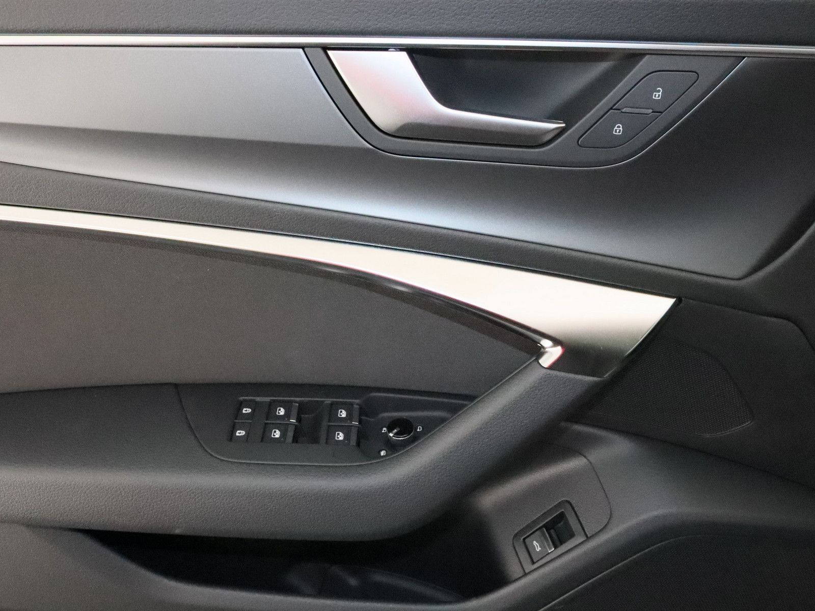 Audi A6 Avant 45 TDI quattro S line - Samsaru's Car Outlet