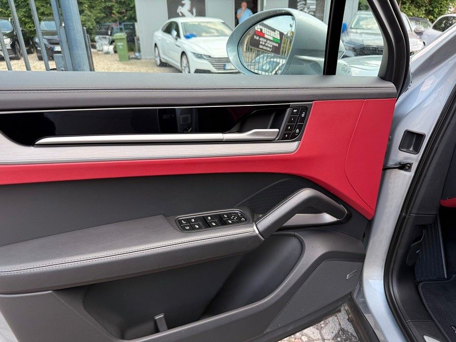 Porsche Cayenne S E-Hybrid PDCC Sitzbelüftung SPORT-DESI