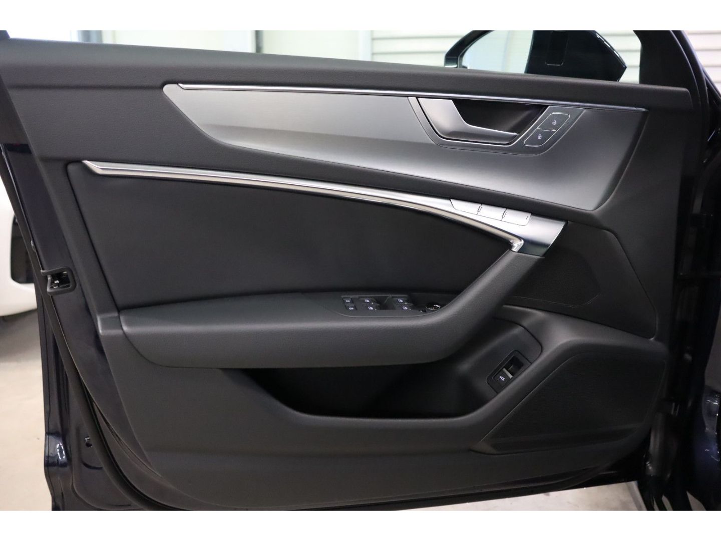 Audi A6 Avant 45 TDI quattro S line - Samsaru's Car Outlet