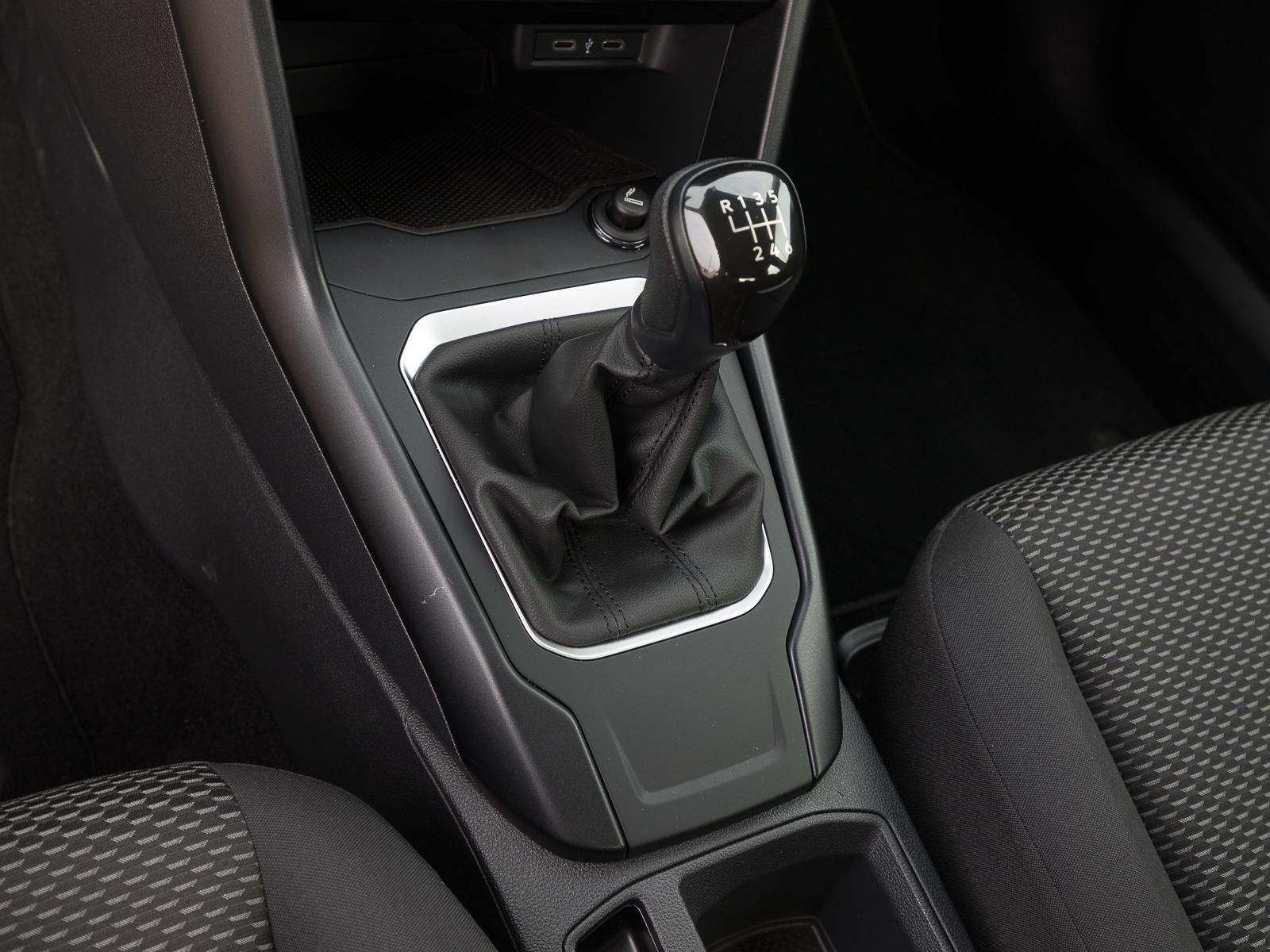 Volkswagen T-Roc 1.0 TSI - Samsaru's Car Outlet