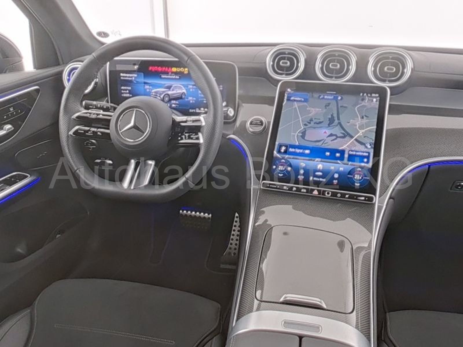 Mercedes-Benz GLC 300 e 4M AMG ENp 92300 Distr. Pano AHK 360 K