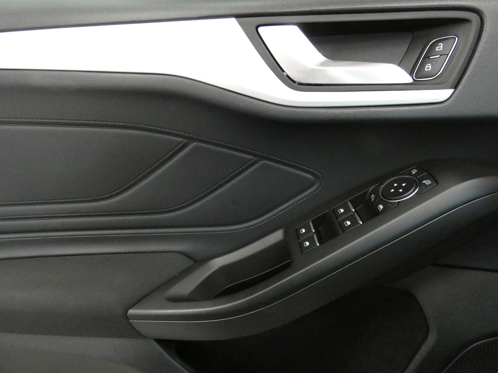Ford Focus Turnier 2.0 - Samsaru's Car Outlet