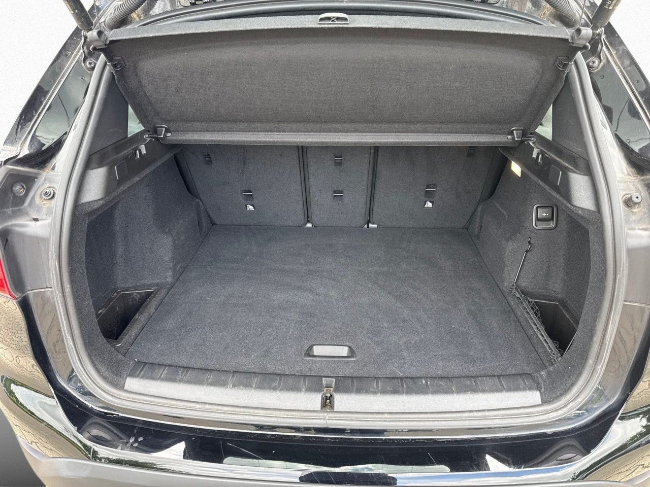 BMW X1 sDrive18d - Samsaru's Car Outlet