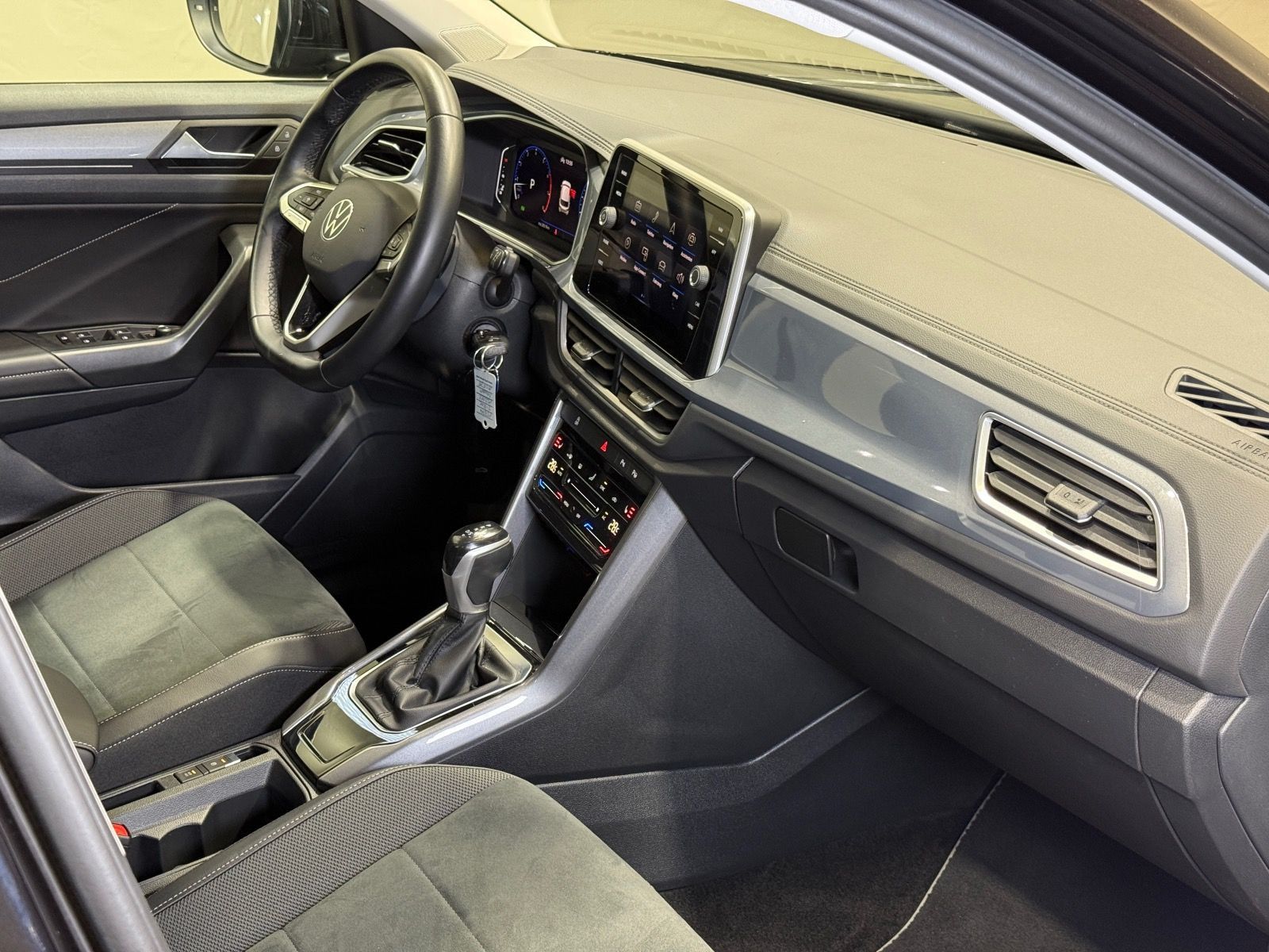 Volkswagen T-ROC Style 1.5 TSI DSG - Samsaru's Car Outlet