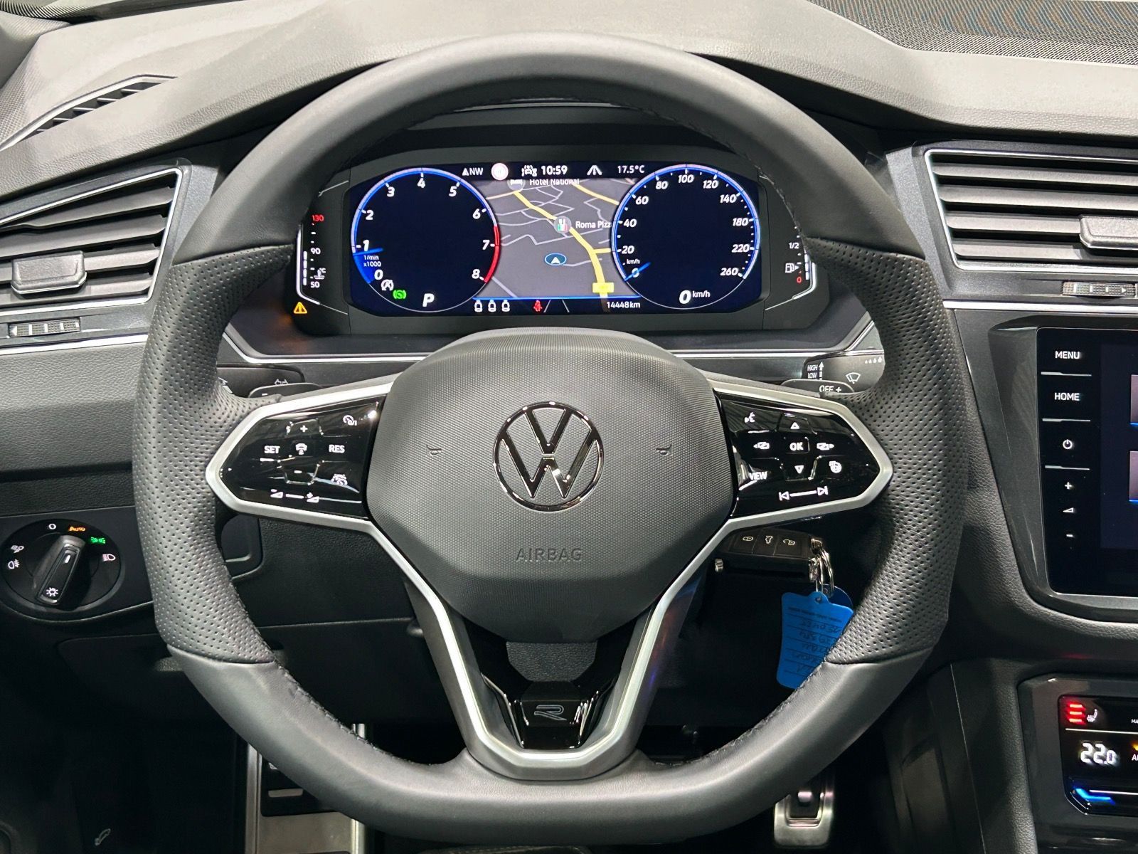 Volkswagen Tiguan R-Line 2.0 TSI DSG 4M - Samsaru's Car Outlet