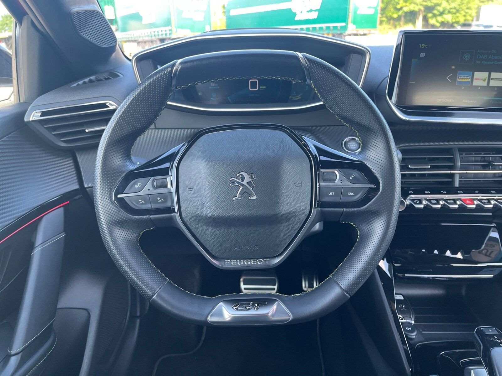 Peugeot e 208 GT - Samsaru's Car Outlet