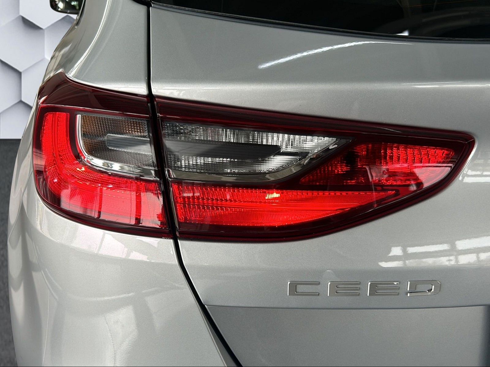 Kia Ceed 1.0 T-GDI Edition - Samsaru's Car Outlet