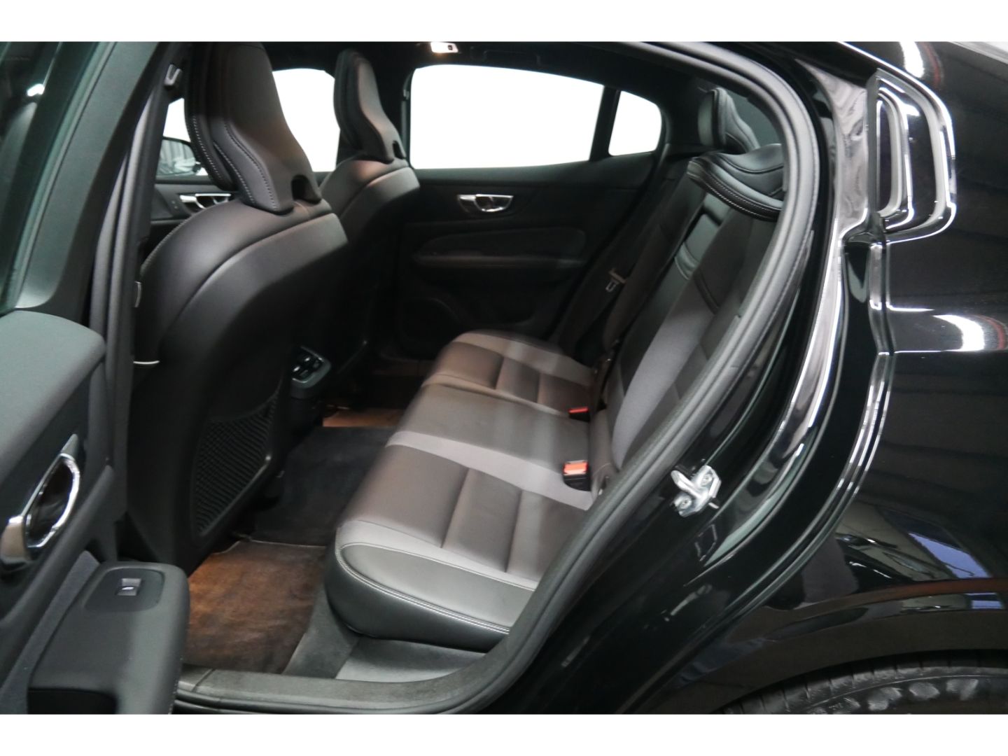 Volvo S60 R Design T5 Panor+LED+Navi+Kamera+Leder+19''