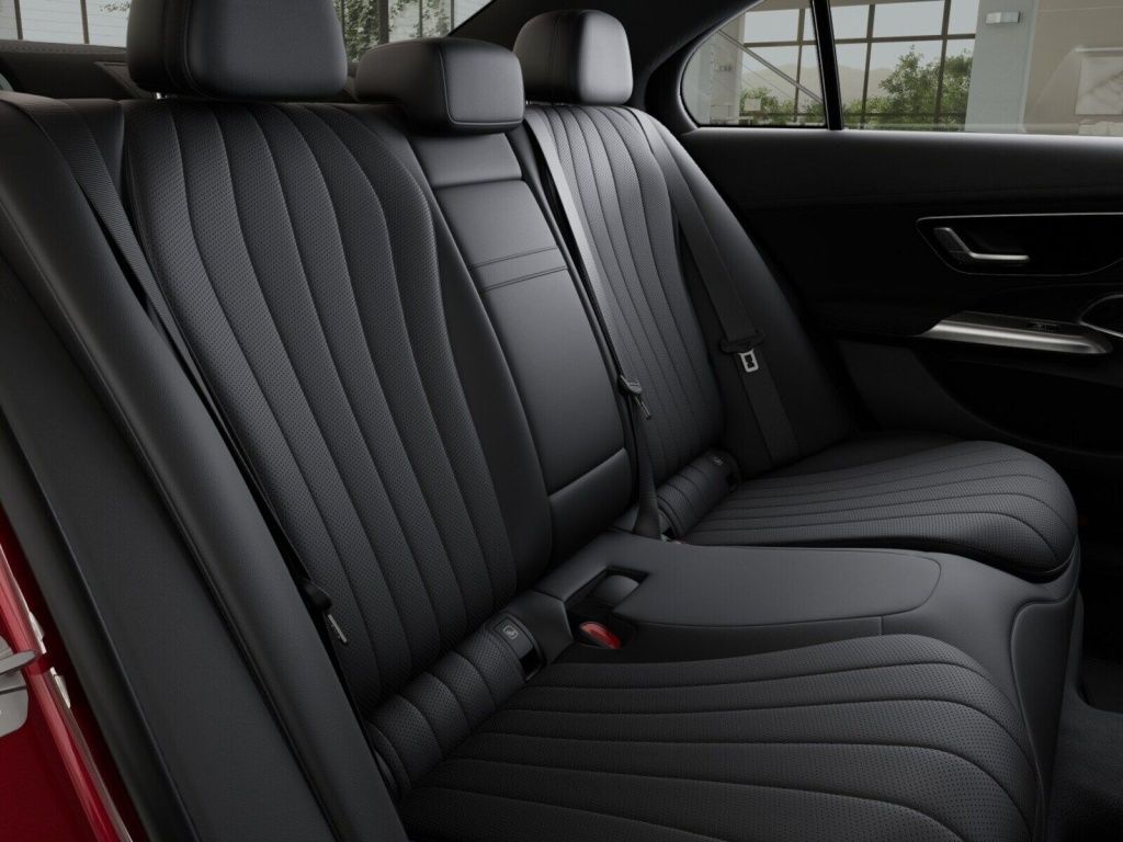 Mercedes-Benz E 220 d 4M AMG+Leder+Burm+Digital+Kam+Night