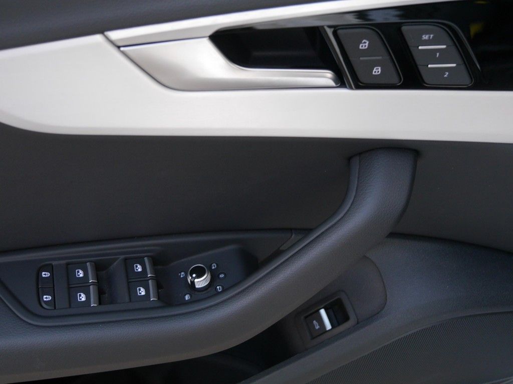Audi A4 Avant 40 TDI quattro S line - Samsaru's Car Outlet