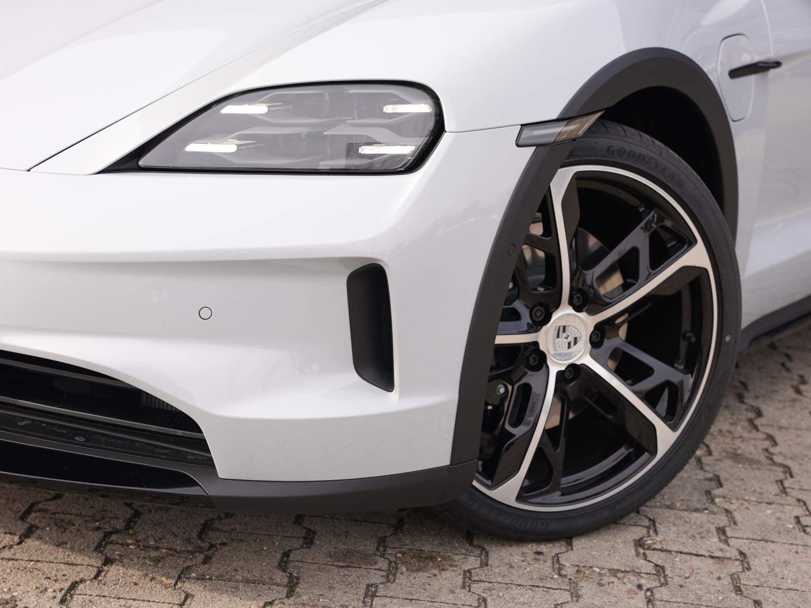 Porsche Taycan 4S Cross Turismo InnoDrive Surround-View