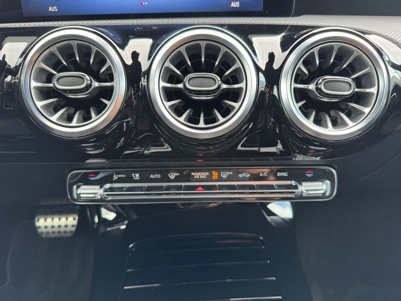 Mercedes-Benz A-Klasse Limousine 250 4Matic AMG-Line - Samsaru's Car Outlet