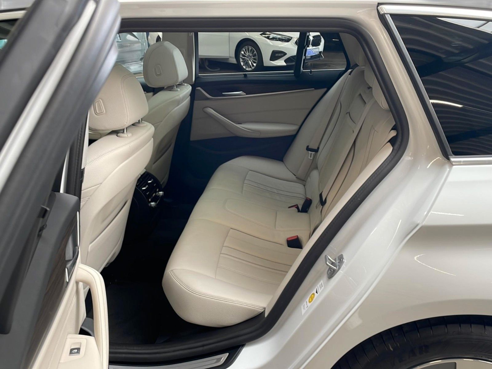 BMW 520d Touring xDr. ACC AHK PANO IQ 4ZK 360° WiFi