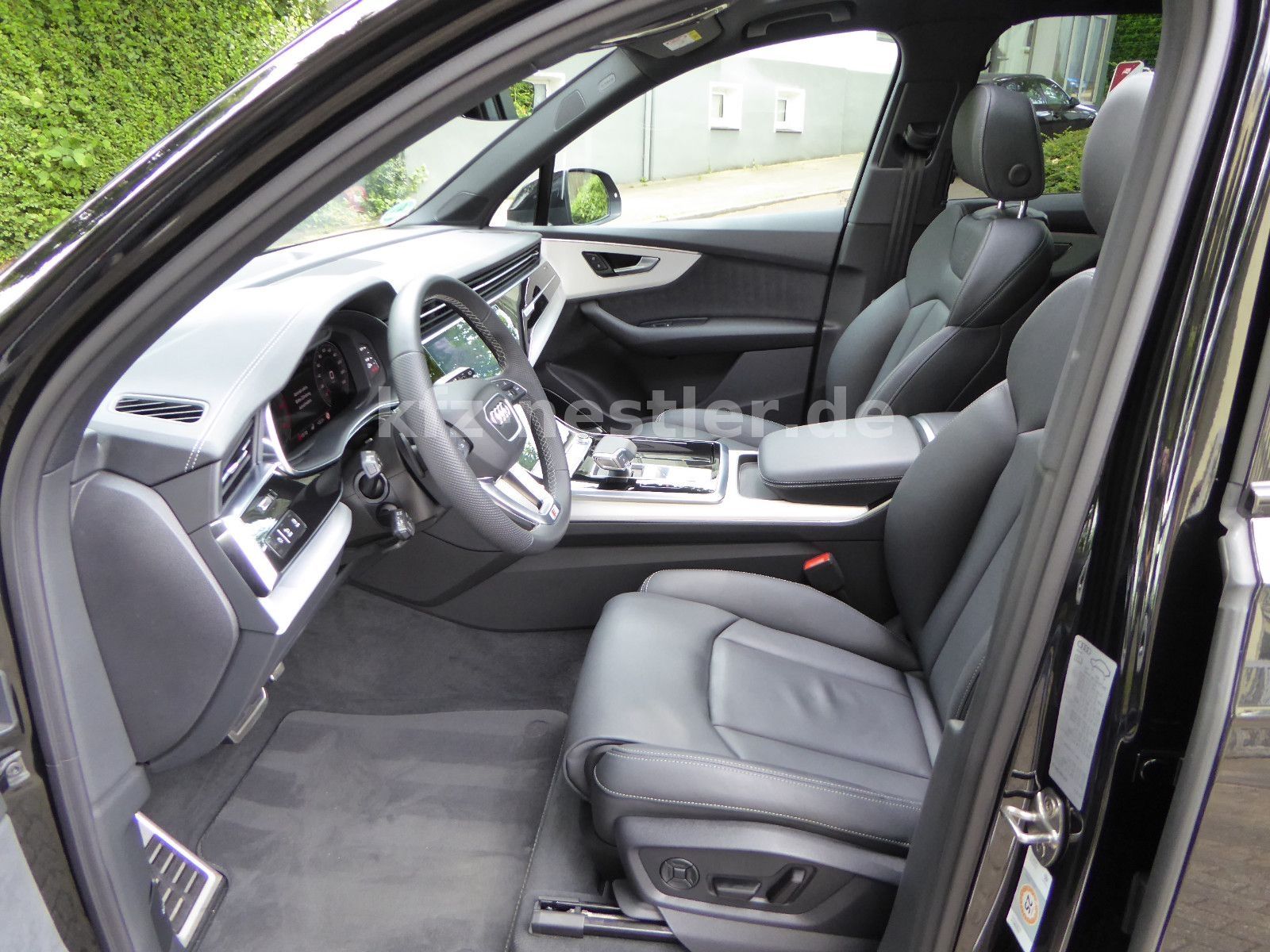 Audi Q7 50 TDI Facelift/2x S line/Pano/22"/7-Sitz/AHK