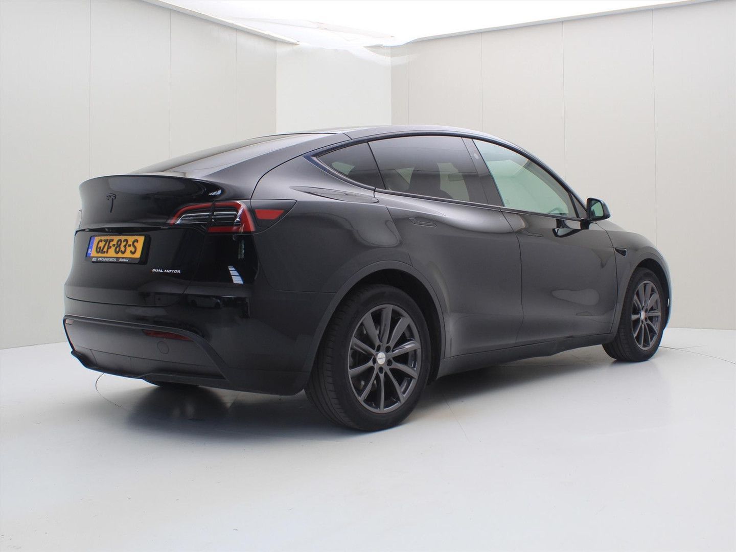 Tesla Model Y Long Range AWD 75kWh 351pk AMD RYZEN HW4