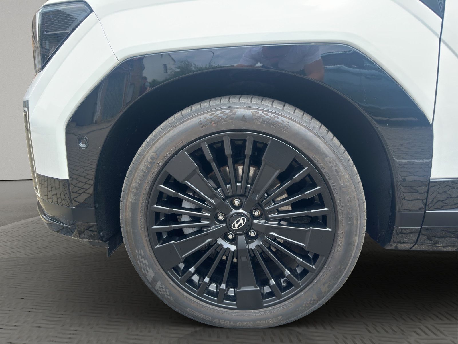 Hyundai SANTA FE 1.6 T-GDI PHEV BLACKLINE - Samsaru's Car Outlet