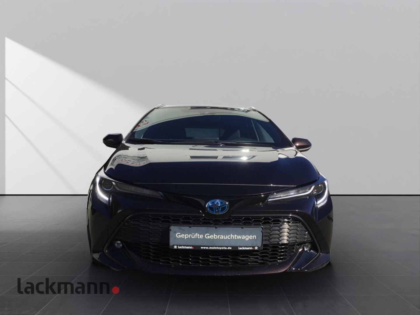 Toyota Corolla 1.8 Touring Sports Hybrid Club - Samsaru's Car Outlet