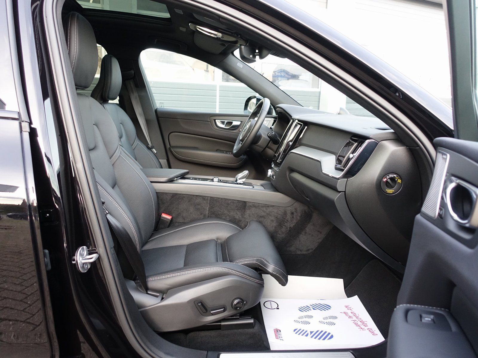 Volvo XC60 Black Edition Plus T6 AWD/360°/Pano/H&K/BLS