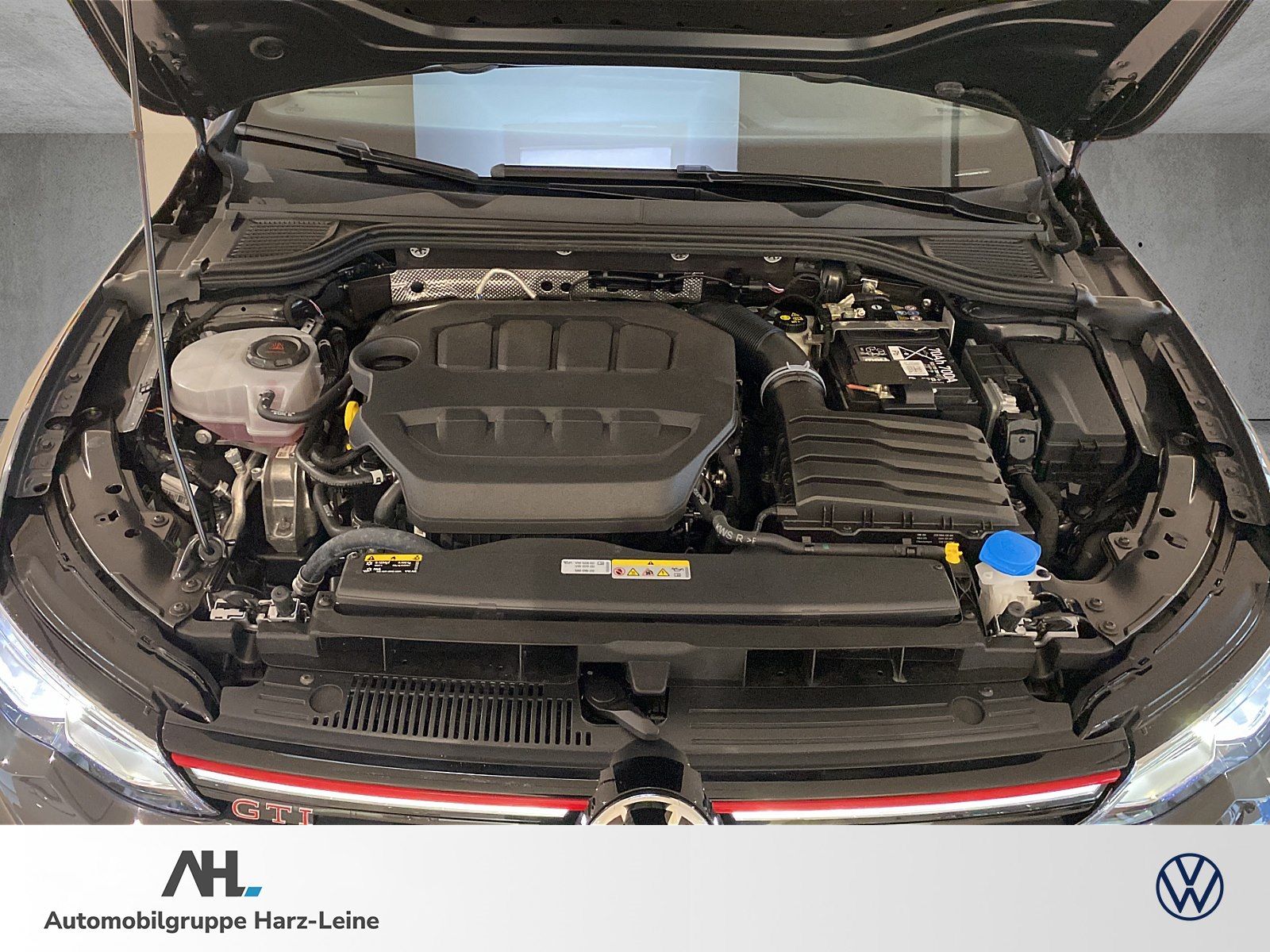 Volkswagen Golf GTI VIII 2.0 TSI DSG - Samsaru's Car Outlet