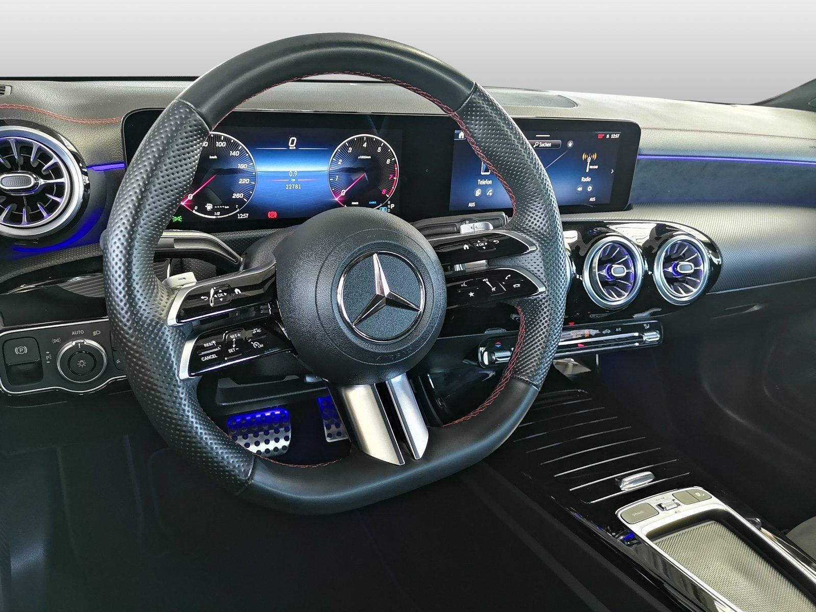 Mercedes-Benz CLA 200 Coupé AMG Line - Samsaru's Car Outlet