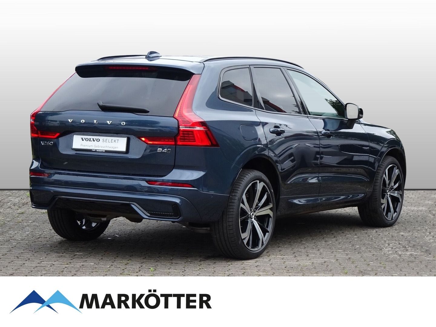 Volvo XC60 B4 AWD Ultimate Dark - Samsaru's Car Outlet