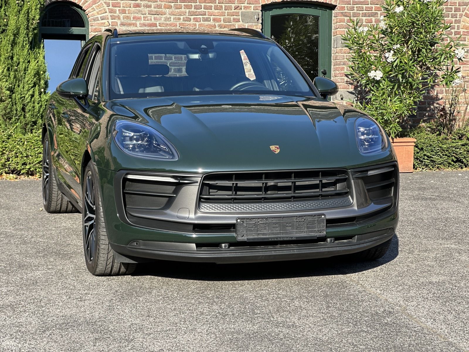 Porsche Macan T - Samsaru's Car Outlet