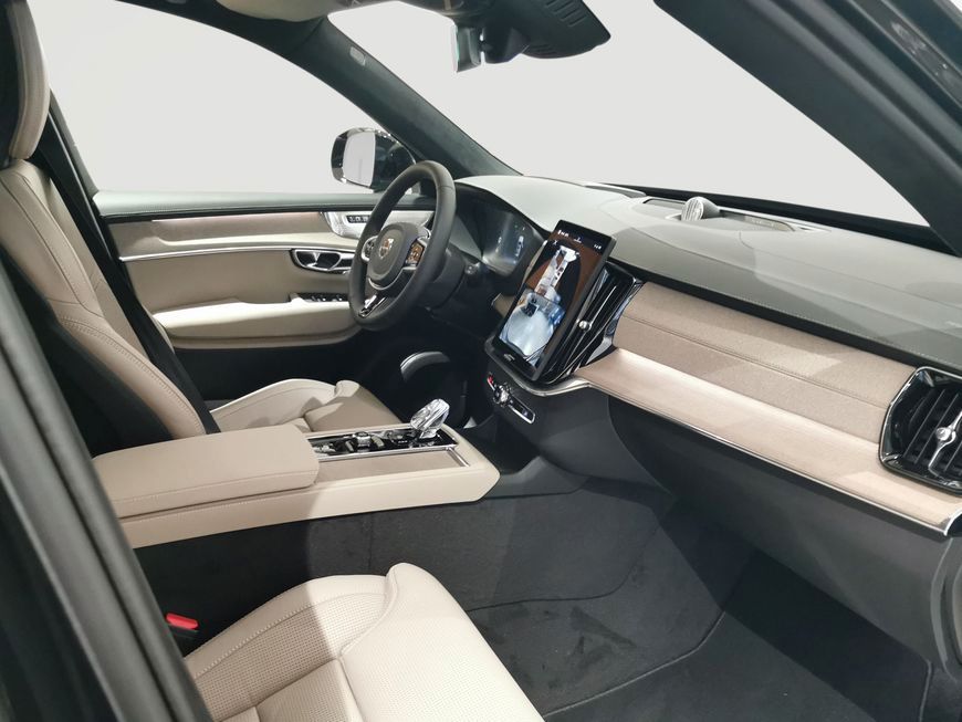 Volvo XC90 T8 AWD Plug-in Hybrid Ultra Dark