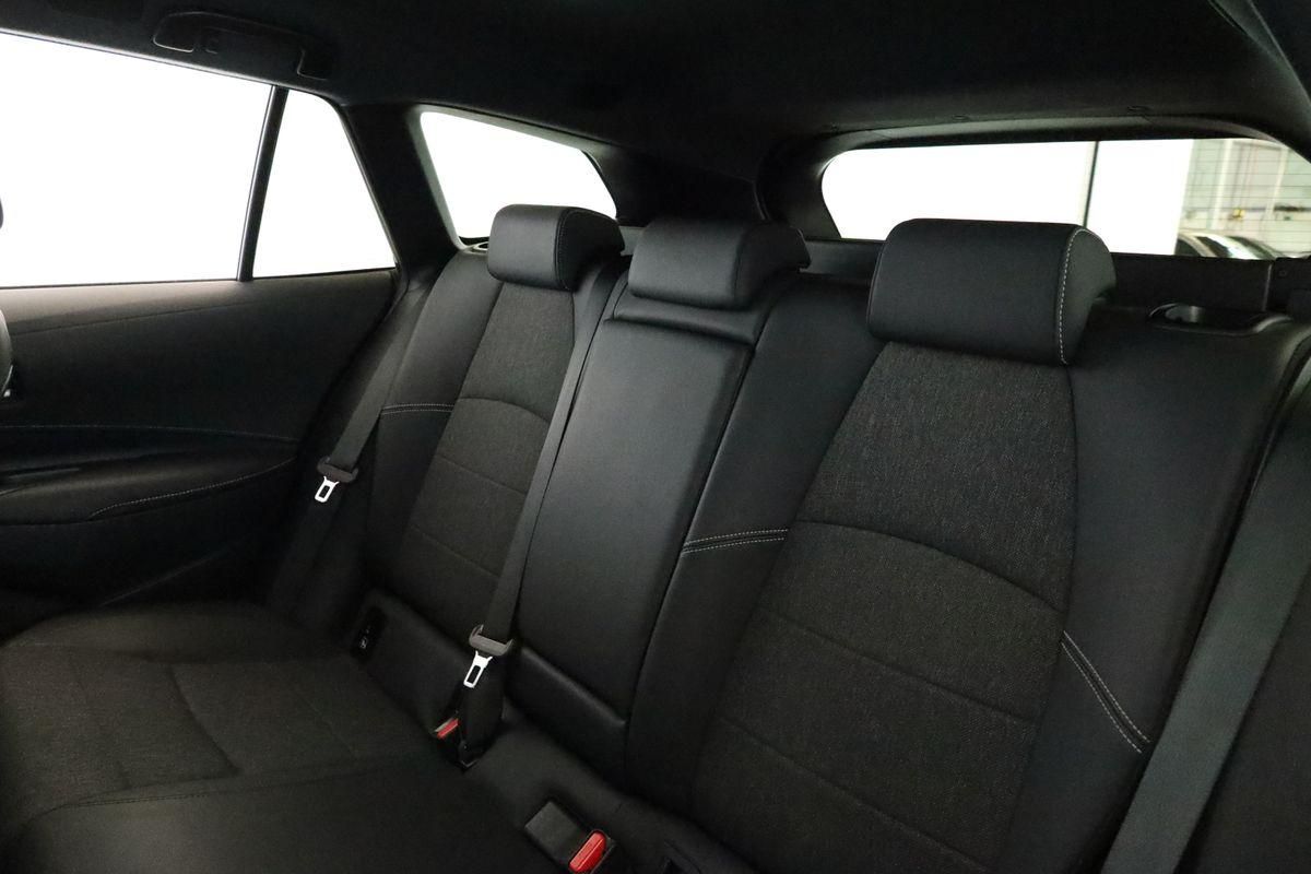 Toyota Corolla Touring Sports 1.8 CVT Team D Navi Kam