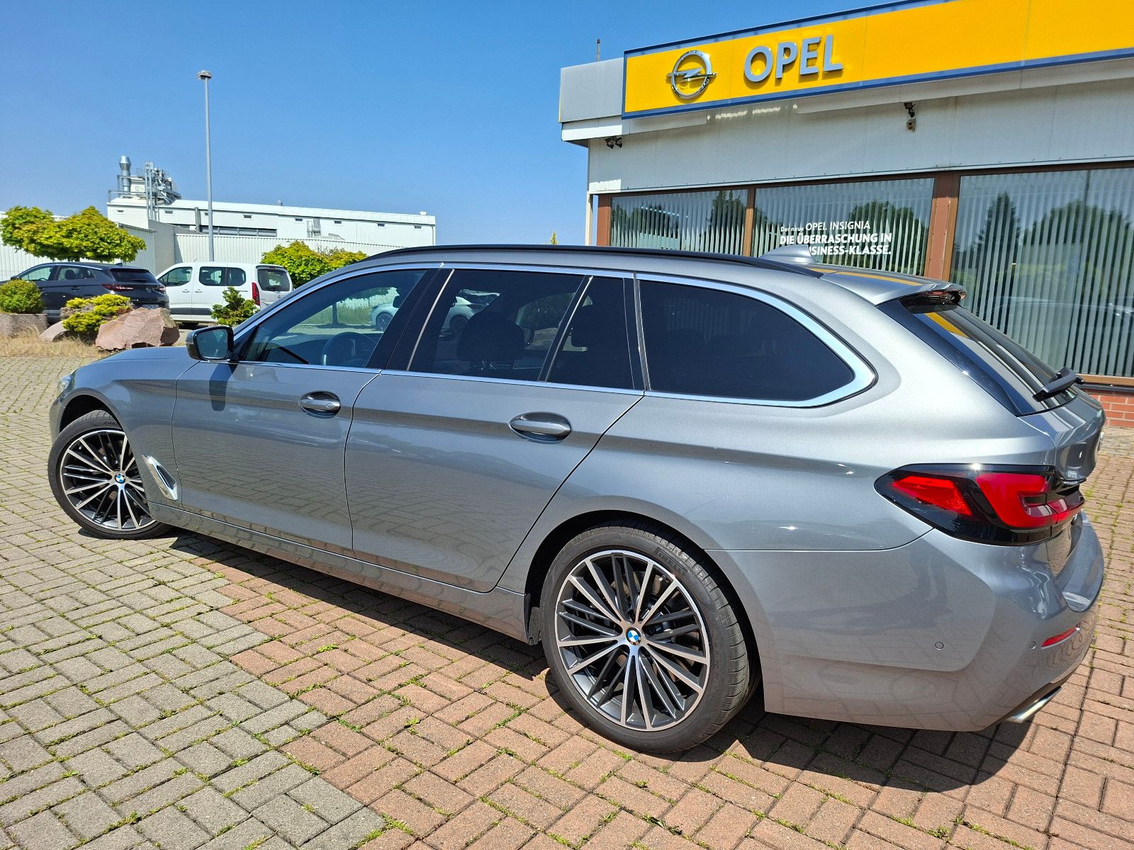 BMW 530d xDrive Touring LuxuryLine+360°CAM+PANO+ACC+