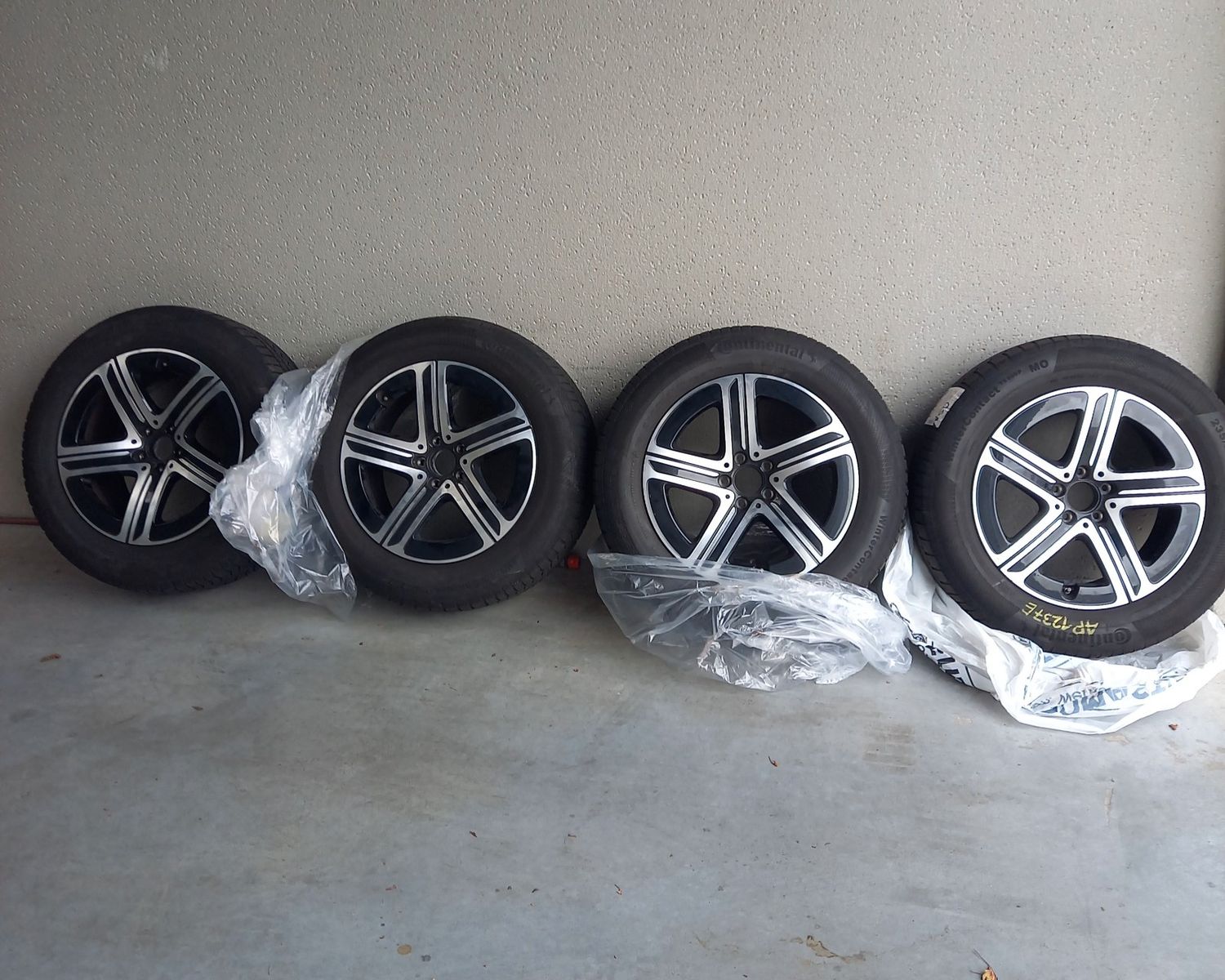 Mercedes-Benz GLC AMG LINE GLC300de 4M 9G-DCT KAM360*PANO*20
