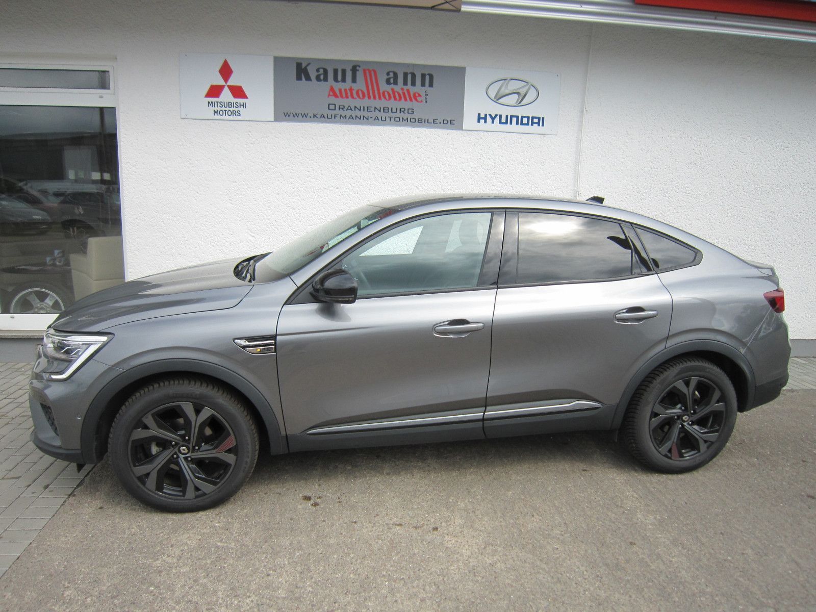 Renault Arkana 1.3 TCe R.S. Line - Samsaru's Car Outlet