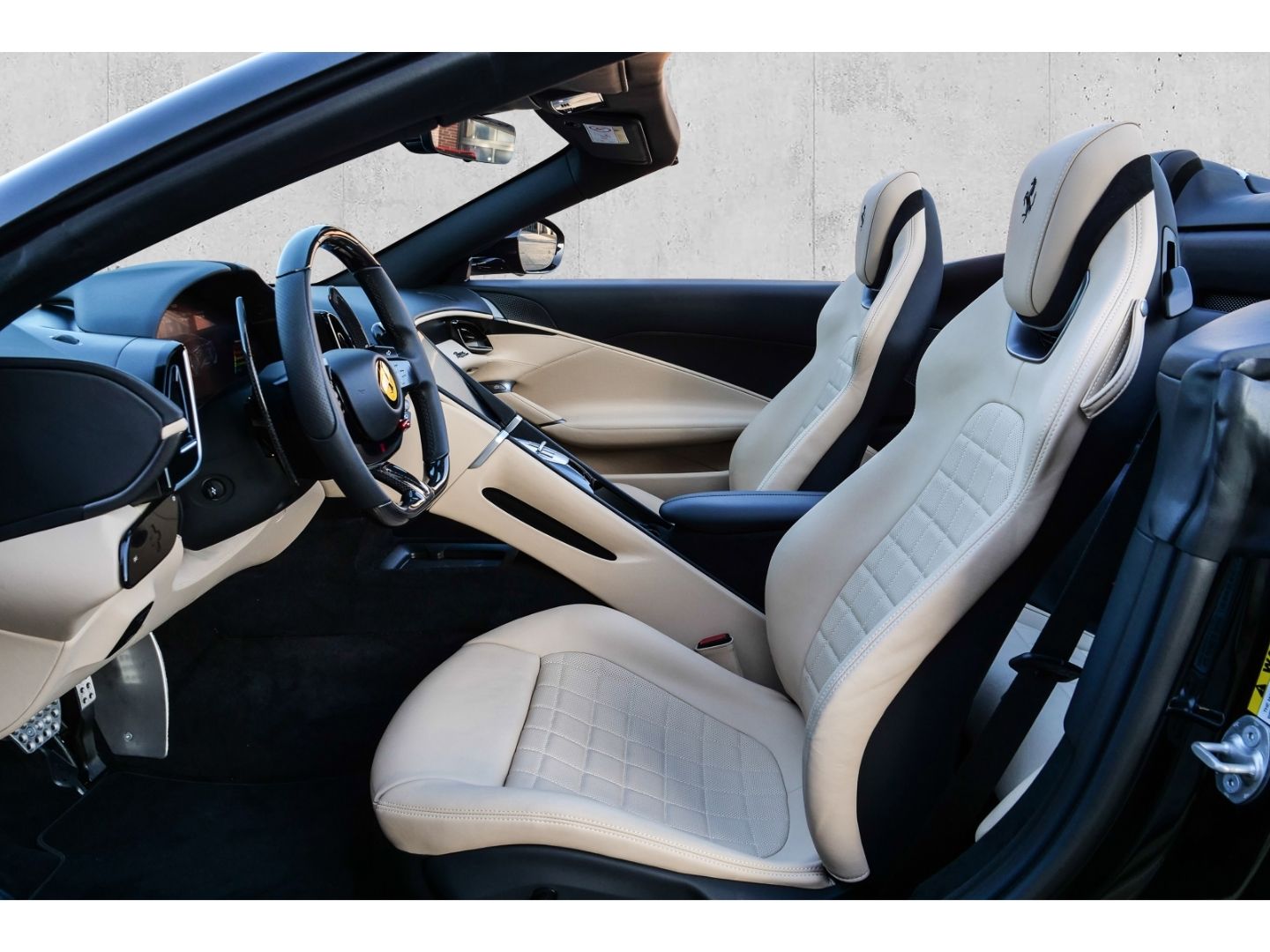 Ferrari Roma Spider - Samsaru's Car Outlet
